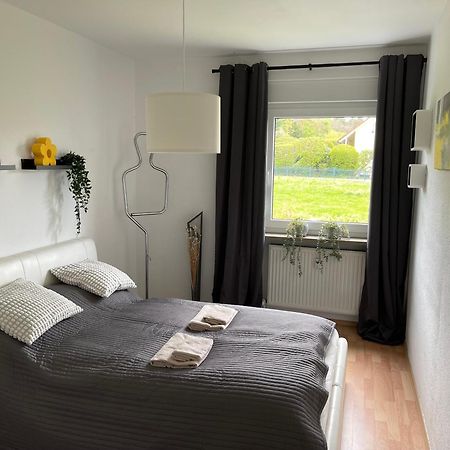 Me Homes - Grosse Moderne Designer-Wohnung Fuer Urlaub Und Business - Mit Kueche, Buero, Balkon Und 2 Parkplaetzen Bayreuth Exterior photo