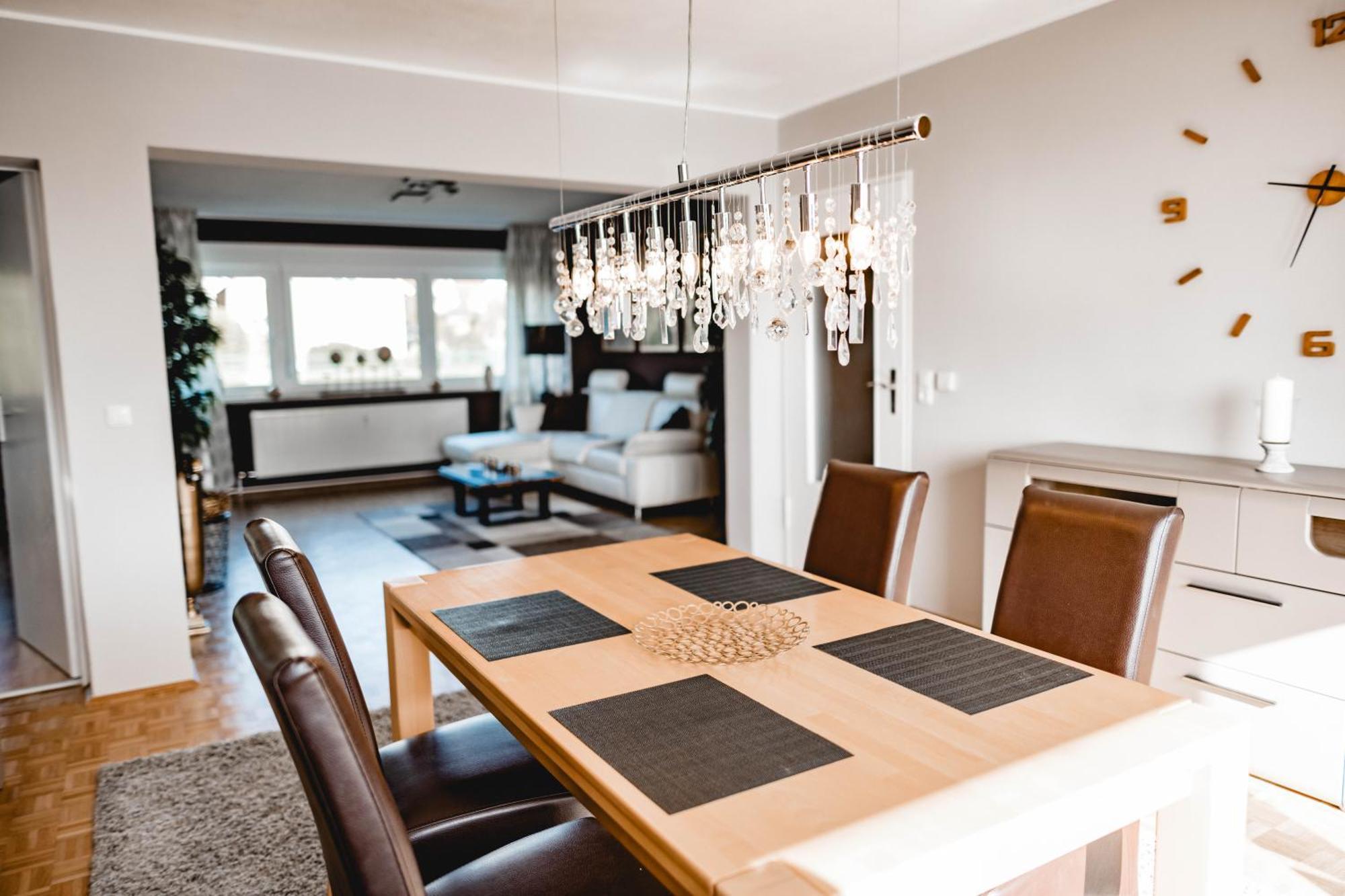 Me Homes - Grosse Moderne Designer-Wohnung Fuer Urlaub Und Business - Mit Kueche, Buero, Balkon Und 2 Parkplaetzen Bayreuth Exterior photo
