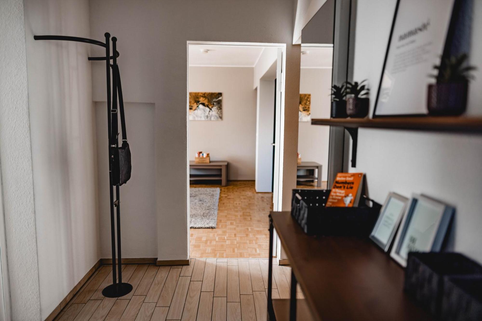 Me Homes - Grosse Moderne Designer-Wohnung Fuer Urlaub Und Business - Mit Kueche, Buero, Balkon Und 2 Parkplaetzen Bayreuth Exterior photo