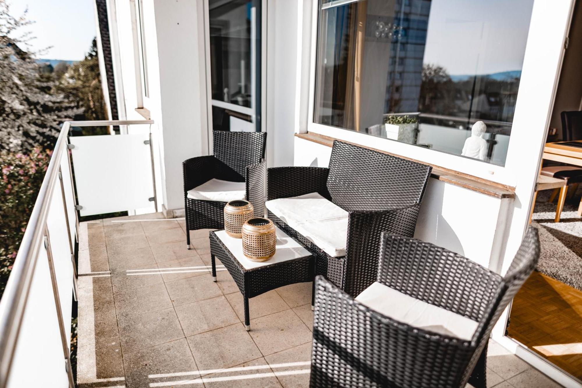 Me Homes - Grosse Moderne Designer-Wohnung Fuer Urlaub Und Business - Mit Kueche, Buero, Balkon Und 2 Parkplaetzen Bayreuth Exterior photo